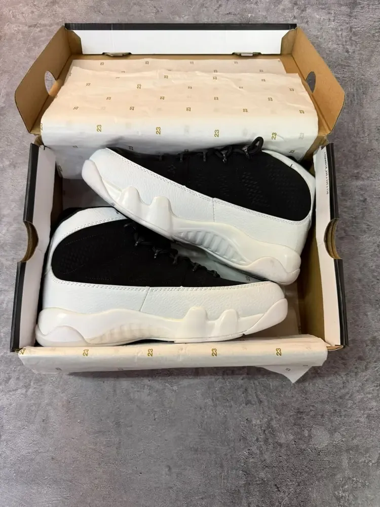 Jordan Retro 9 "City of Flight"