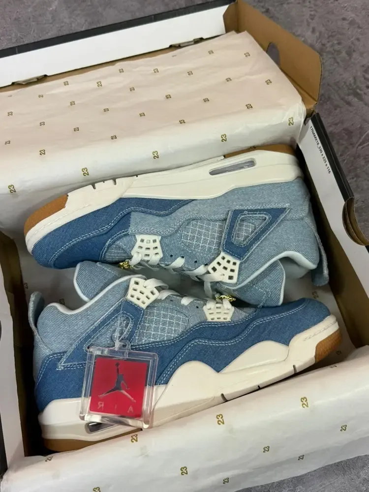 Jordan Retro 4 Tex Denim "Worn Blue"