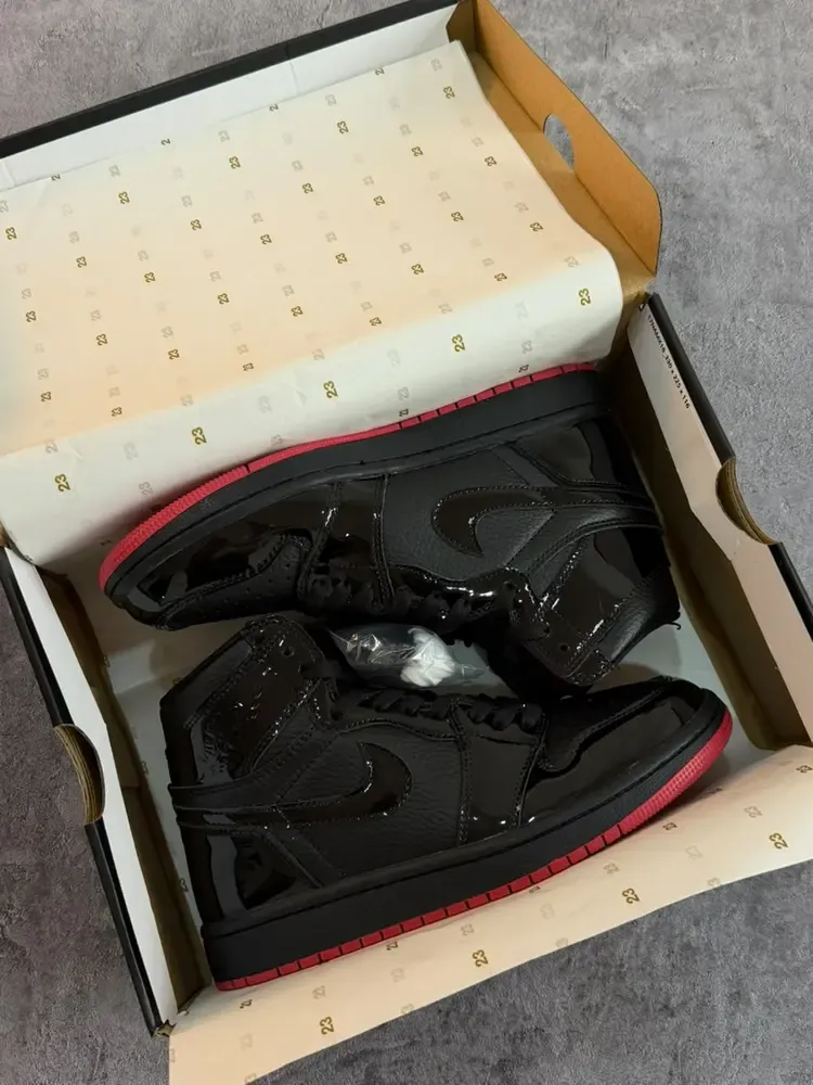 Jordan Retro 1 High OG Patent "Black Sole Red"