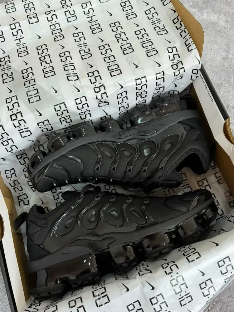 Air Vapor Max Plus "Black"