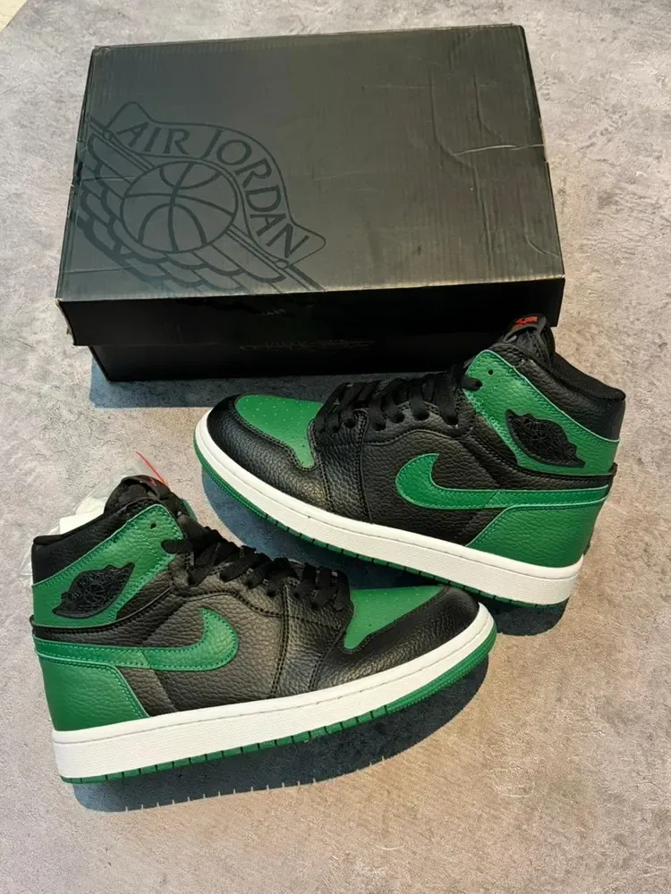 Jordan Retro 1 High OG "Pine Green 2.0"