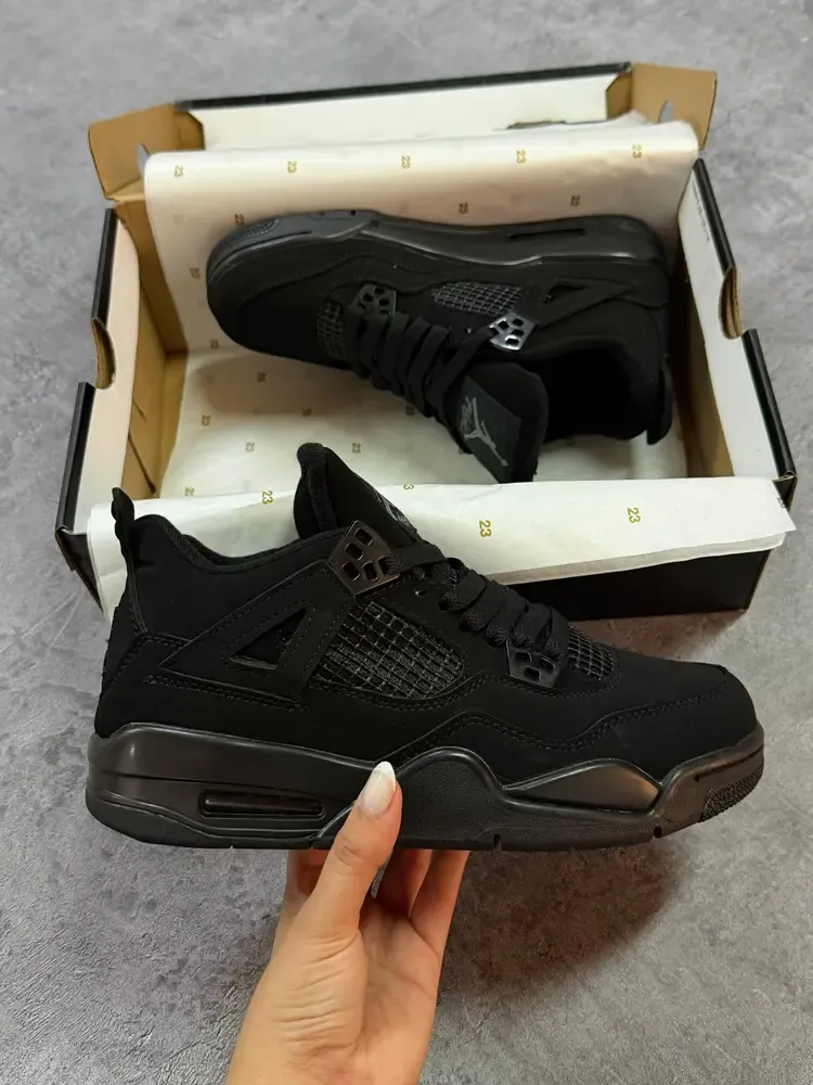 Jordan Retro 4 “Black Cat”