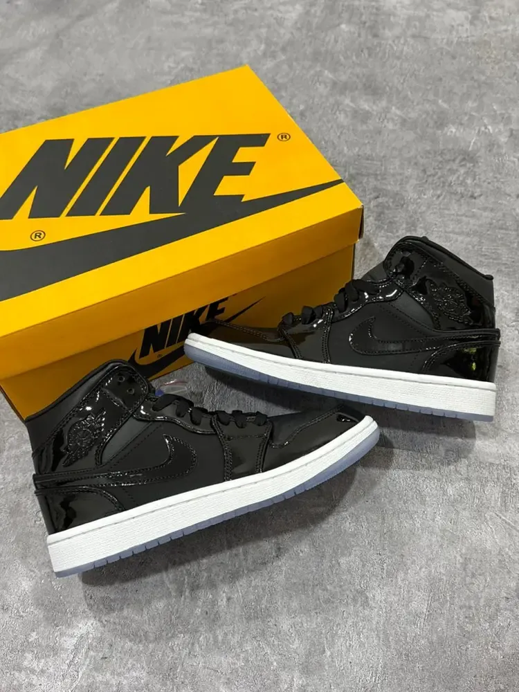 Jordan Retro 1 Mid SE "Space Jam"