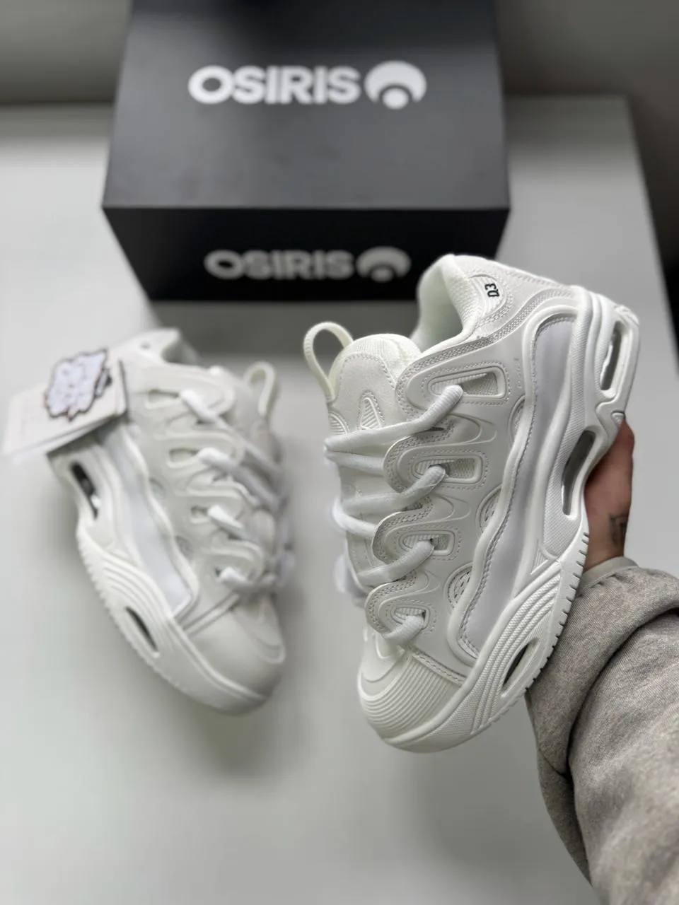OSIRIS 'Triple White'